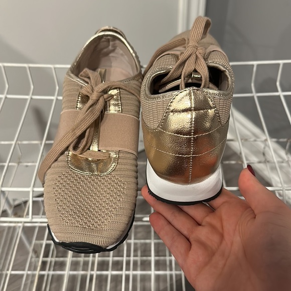 Shoedazzle Toni Sneakers - Picture 3 of 6